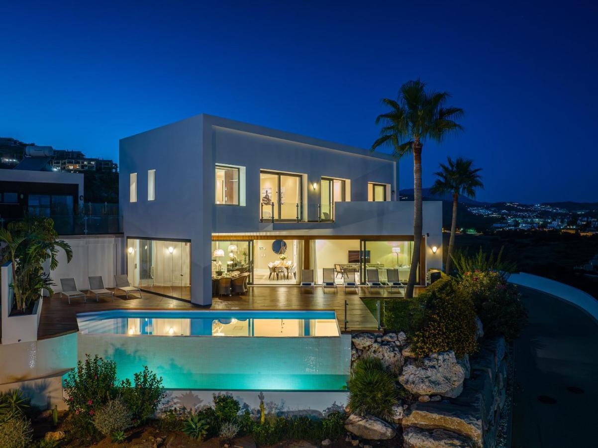 Vacation Marbella I Villa Paraiso The View, Infinity Heated Pool, Sea View, 24-7 Security, Golf Courses Estepona Exteriér fotografie